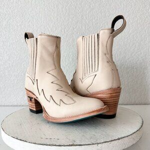 NEW Lane CHELSEA Womens Cowboy Boots 5 Western Ivory Cowgirl Short Ankle Booties